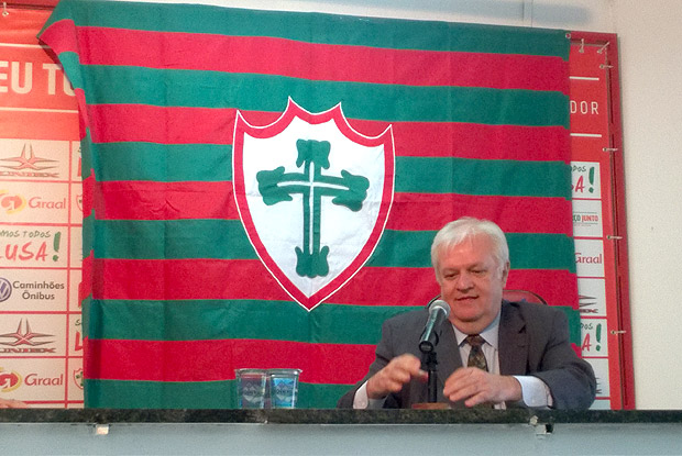 O presidente da Portuguesa, Jos Luiz Ferreira de Almeida, em coletiva de imprensa nesta quinta-feira (15) para falar sobre o leilo da propriedade do clube no Canind