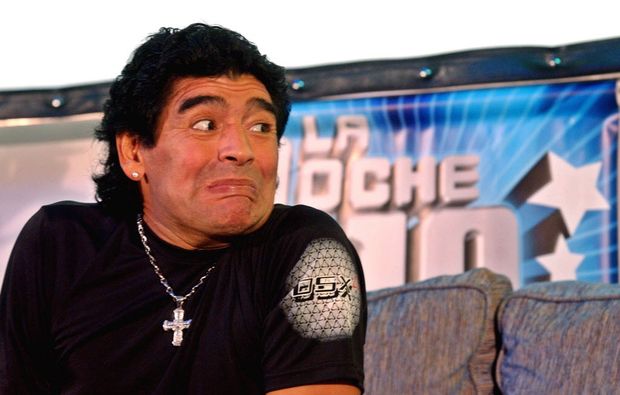 O ex-jogador Diego Armando Maradona sorri durante entrevista coletiva ocorrida aps a estria de seu programa na televiso argentina, chamado "La Noche del Diez"
