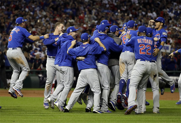Jogadores do Chicago Cubs comemoram aps conquistarem ttulo da World Series