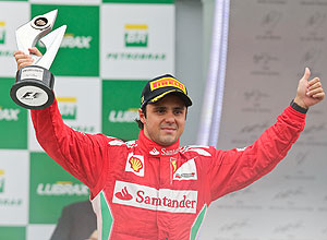 Massa, da Ferrari, comemora o terceiro lugar no GP Brasil de 2012