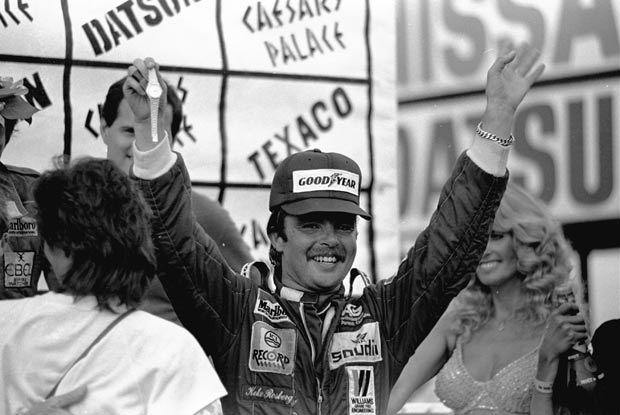 Keke Rosberg celebra vitria que rendeu ttulo de 1982