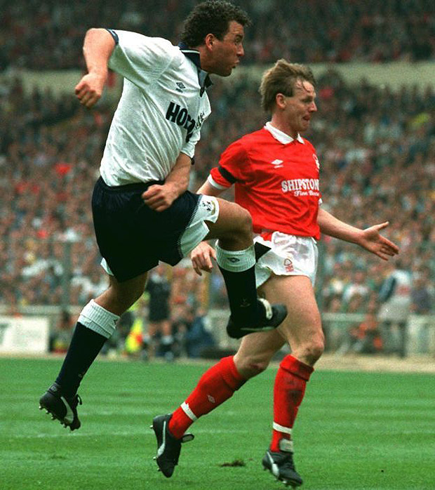 Paul Stewart ( esquerda) marcou na final da Copa da Inglaterra 1991, quando o Tottenham venceu o Nottingham Forest