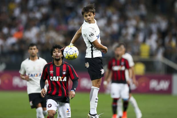 Corinthians e Atletico-PR, alm do Botafogo, esto na briga por vaga na Libertadores