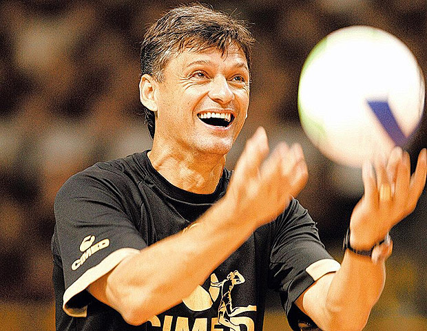O ex-jogador e atual técnico da seleção brasileira de vôlei, Renan Dal Zotto