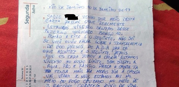 Corintianos presos no RJ contam em carta medo de guerra entre facesComente