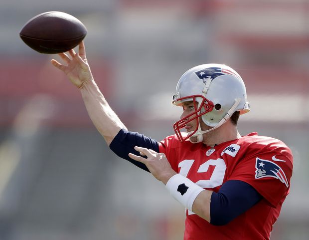 Tom Brady, do New England Patriots, treina para o Super Bowl