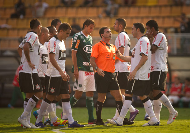 Marcelo Rogério durante o clássico entre Palmeiras e Corinthians, pelo Campeonato Paulista-2012