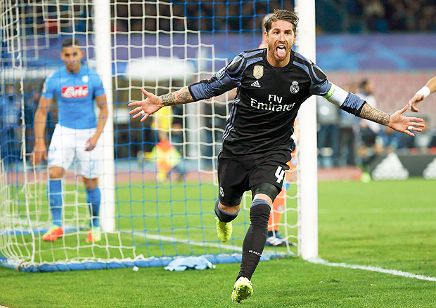 Sergio Ramos comemora o gol da virada do Real Madrid contra o Napoli