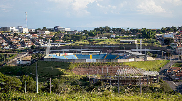 Estádio municipal de Varginha, que costuma ficar vazio nos jogos do Boa