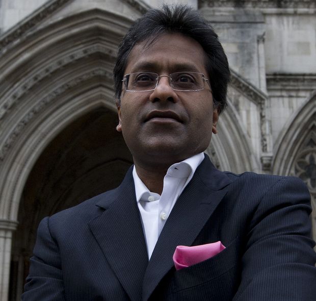 Lalit Modi aps audincia em tribunal na Inglaterra, em 2012