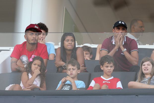 Rivaldo assiste a partida do Mogi Mirim contra o Corinthians no Paulista de 2015