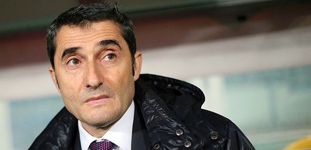 (FILES) This file photo taken on February 19, 2015 shows Athletic Bilbao's Spanish coach Ernesto Valverde during the UEFA Europe League round of 32 football match Torino Vs Athletic Bilbao at the "Olympic Stadium" in Turin. The Athletic Bilbao football club announced on May 23, 2017 that Valverde was leaving the club. / AFP PHOTO / Marco BERTORELLO ORG XMIT: ITA8004