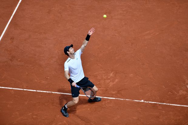 Andy Murray saca durantes confronto contra o russo Karen Khachanov em Roland Garros