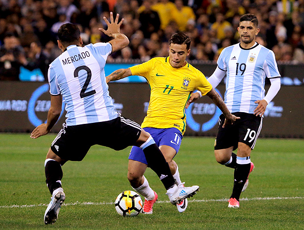 Football Soccer - Argentina v Brazil - International Friendly - Melbourne Cricket Ground, Melbourne, Australia - 09/06/17 - Brazil's Philippe Coutinho in action. REUTERS/Jason Reed ORG XMIT: YLE143