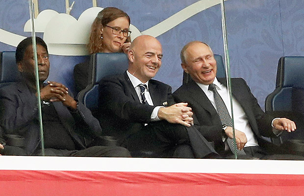 Soccer Football - Russia v New Zealand - FIFA Confederations Cup Russia 2017 - Group A - Saint Petersburg Stadium, St.Petersburg, Russia - June 17, 2017 FIFA president Gianni Infantino, Russian President Vladimir Putin and Pele in the stands REUTERS/Carl Recine ORG XMIT: AI