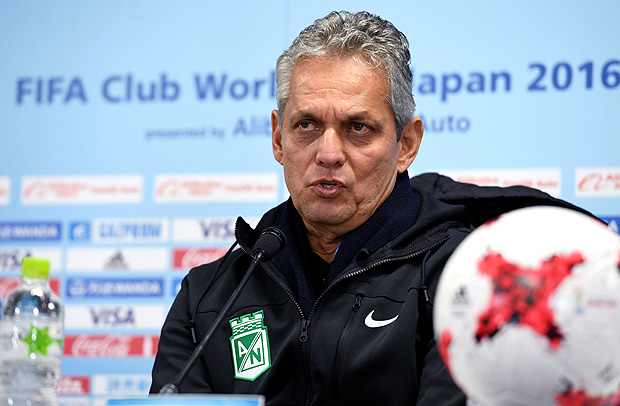Colombian football team Atletico Nacional head coach Reinaldo Rueda speaks during his team's official press conference for the Club World Cup at the Suita City Football stadium in Osaka on December 13, 2016. / AFP PHOTO / TOSHIFUMI KITAMURA ORG XMIT: KIT058