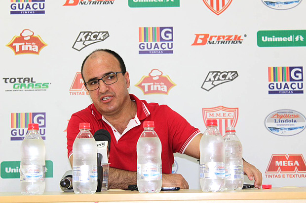 Luiz Henrique Oliveira, presidente do Mogi Mirim, durante entrevista