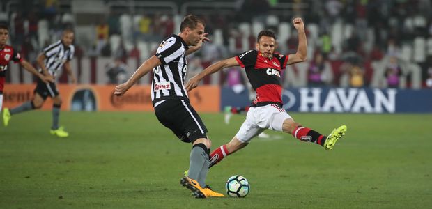 Flamengo e Botafogo em jogo válido pela semifinal da Copa do Brasil, o time rubro-negro joga a decisão em Minas, contra o Cruzeiro