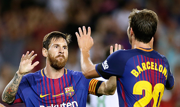 O argentino Lionel Messi conduziu o Barcelona  vitria na estreia da equipe na La Liga