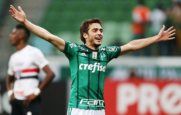 O jogador Hyoran, da SE Palmeiras, comemora seu gol contra a equipe do So Paulo FC, durante partida vlida pela vigsima segunda rodada, do Campeonato Brasileiro, Srie A, na Arena Allianz Parque.