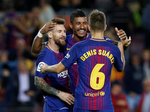 Lionel Messi, Paulinho e Denis Suarez comemoram gol do Barcelona