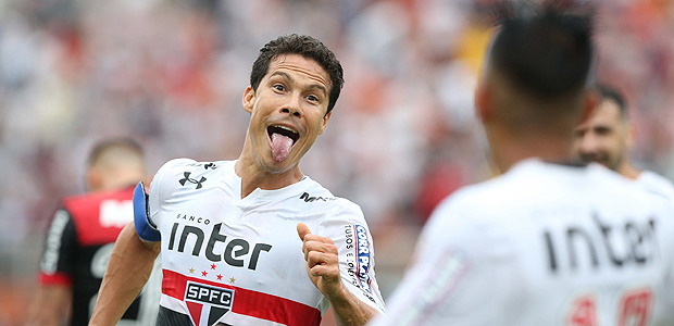 So Paulo joga no estdio do Pacembu, a 30 rodada do Campeonato Brasileiro de Futebol Serie A, contra o Flamengo.