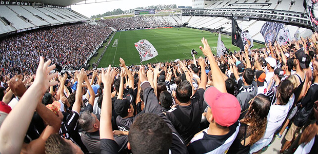 Parece jogo, mas vai ser s um treino aqui hoje.So 32 mil pessoas no treino aberto na @A_Corinthians! 