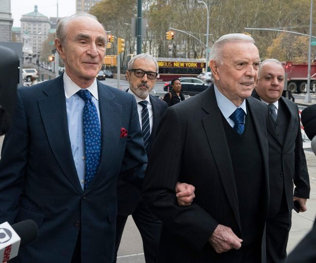 Former Brazilian National Football Federation president Jose Maria Marin arrives at Brooklyn Federal Court November 6, 2017 in New York. The bribery trial of three South American ex-officials is to kick off in New York on Monday, two and a half years after US prosecutors unveiled the largest graft scandal in the history of world soccer. Forty-two officials and marketing executives, and three companies were indicted in an exhaustive 236-page complaint detailing 92 separate crimes and 15 corruption schemes to the tune of $200 million. / AFP PHOTO / Don EMMERT