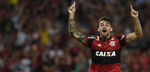 Felipe Vizeu comemora gol da virada do Flamengo contra o Jnior Barraquilla