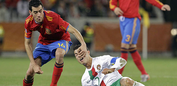Na Copa do Mundo de 2010, a Espanha eliminou Portugal nas oitavas de final