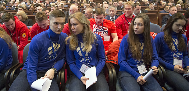 Atletas russos durante reunião nesta terça-feira em Moscou