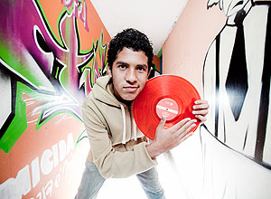 João Pedro, 14, frequentas as oficinas de DJ por hobby