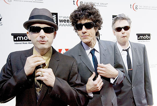 O trio nova-iorquino Beastie Boys durante premiação em Nova York, em 2007