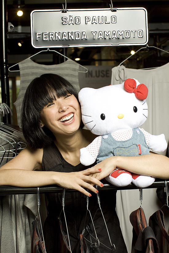 Fernanda Yamamoto desenha estampas inspiradas na Hello Kitty para a SPFW crdito: Divulgao