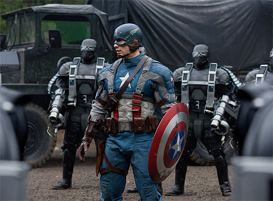 Ator Chris Evans em cena do filme "Capitão América - O Primeiro Vingador", com estreia prevista para 29 de julho