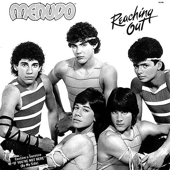 Ex-integrantes do Menudo em foto para a capa do disco da banda de 1984