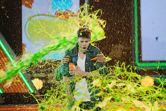 Justin Bieber durante premiao da Nickelodeon