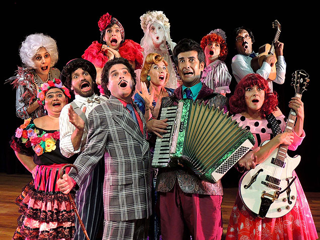 Cena do musical 'O Fantasma do Som', da Banda Mirim