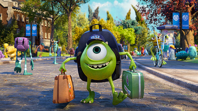 Mike Wazowski chega  Universidade Monstros para seu primeiro dia de aula na animao