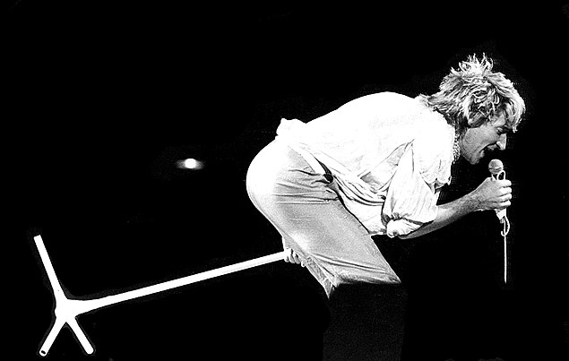 ORG XMIT: 244501_0.tif Msica - Rock in Rio, 1985: o cantor britnico Rod Stewart durante apresentao no Rock in Rio, no Rio de Janeiro (RJ), em 13 de janeiro de 1985. (Rio de Janeiro, RJ, 13.01.1985. Foto de Renata Falzoni/Folhapress)