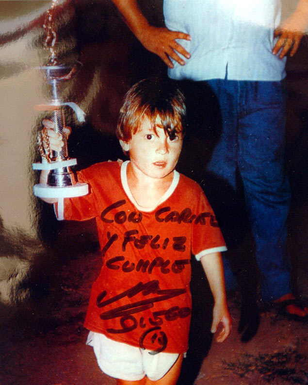Foto de Messi com autgrafo de Maradona