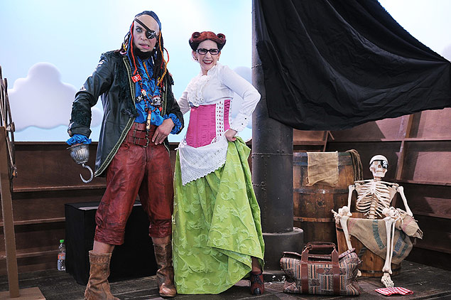 A Governanta e o Pirata, personagens do "Quintal da Cultura"