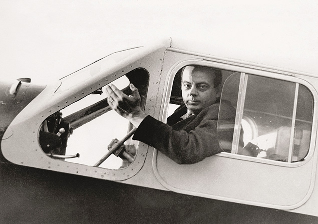 O escritor e aviador Saint-Exupry em foto de arquivo