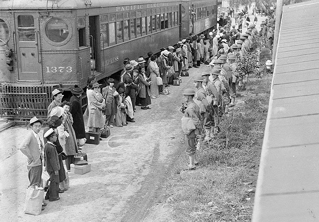 guialivros82 -- Internment of Japanese Americans_crditos National Archives and Records Administration (NARA)