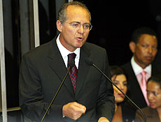 O presidente do Senado, Renan Calheiros (PMDB-AL), discursa durante sessão