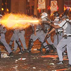 PM atira durante tumulto na praça da Sé