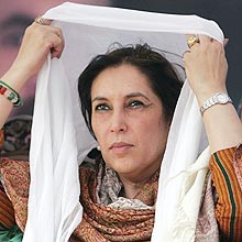 Bhutto: ex-premi governo Paquisto por dois mandatos, mas no completou nenhum
