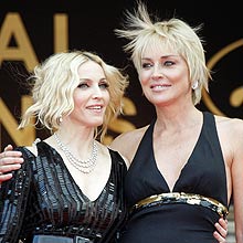Madonna e Sharon Stone chamaram a atenção ao prestigiarem filme sobre Maláui 