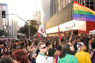 Caminhada de Lsbicas e Bissexuais reuniu na av. Paulista cerca de 600 participantes, segundo estimativa da Polcia Militar