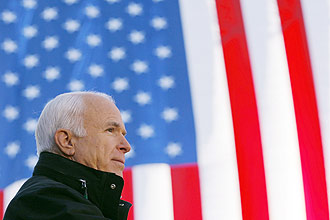 O presidencivel republicano, John McCain, que combateu no Vietn